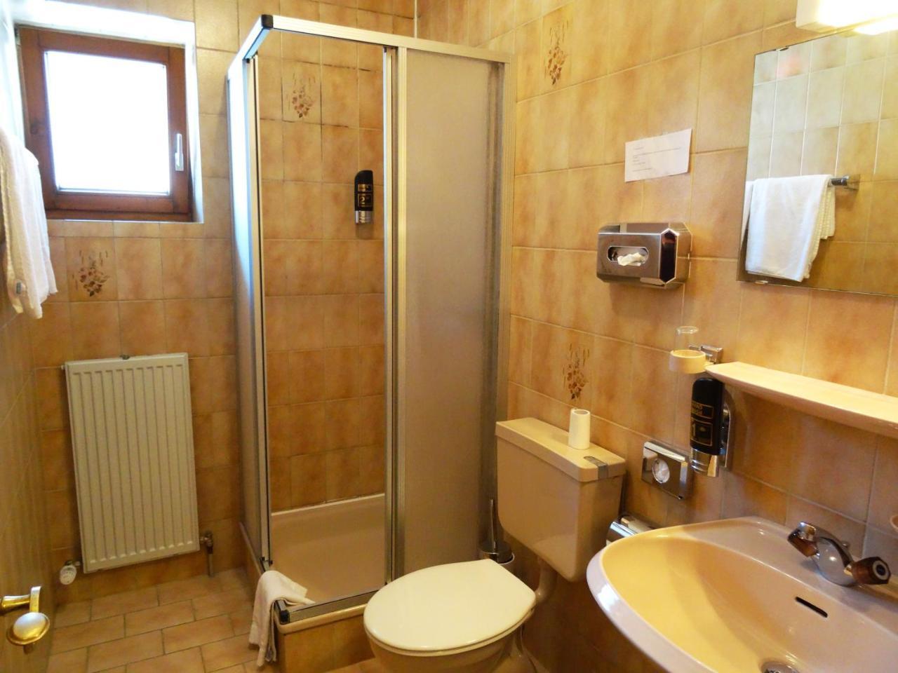 סייגסדורף Hotel Gasthof Forelle מראה חיצוני תמונה